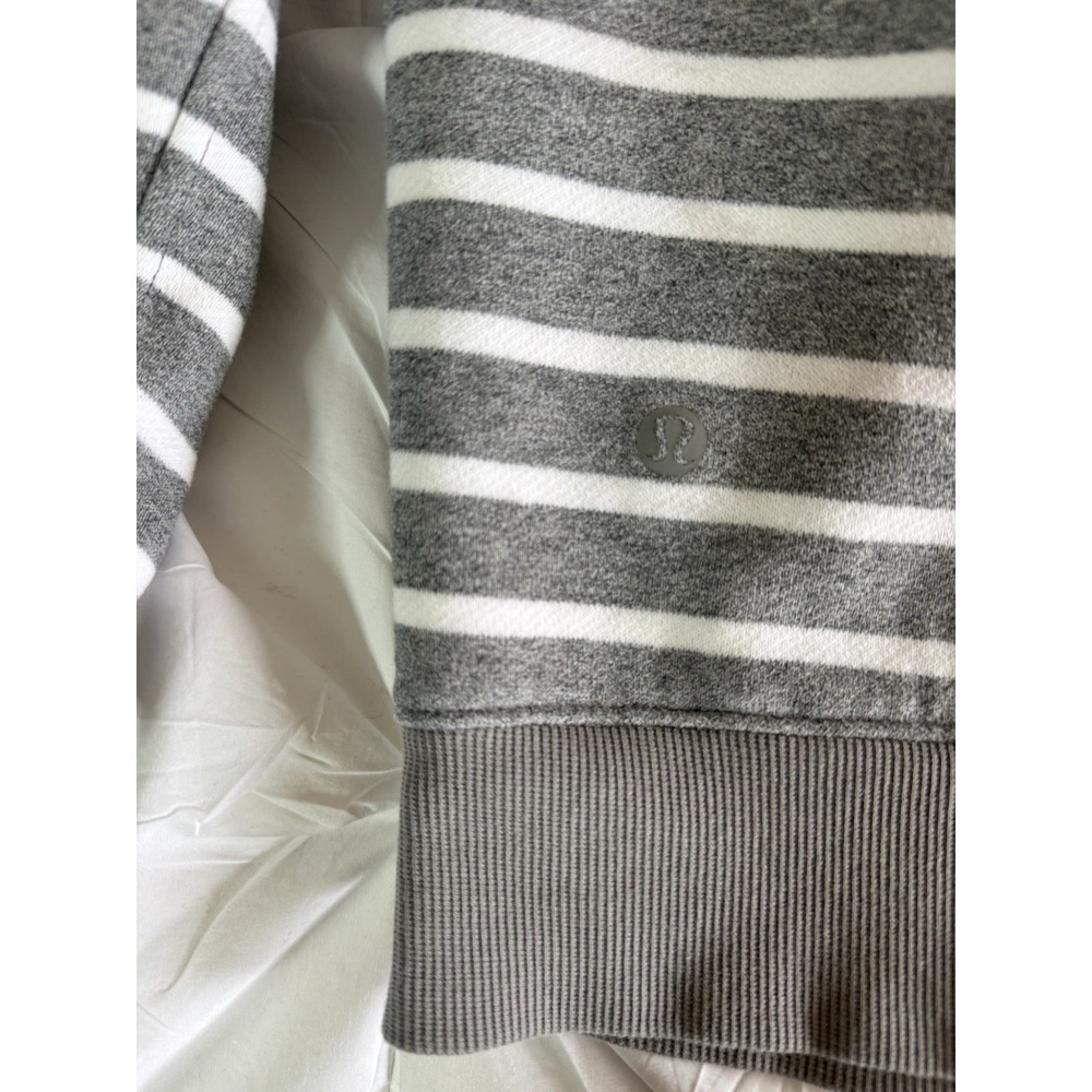 Lululemon Perfectly Oversized Crew Gray Stripe Size Medium Soft EUC - Picture 5 of 7